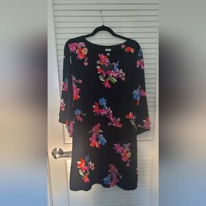 Black floral knee length dress | Size Large | Flowy Sleeves